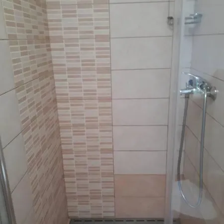 Apartma Cuvajnica * Hudajuzna